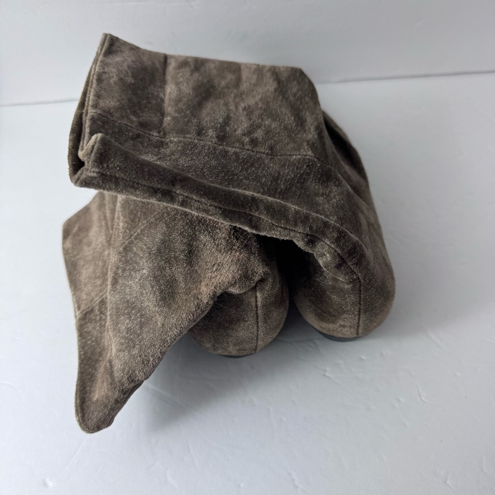 Vintage Newport News Brown Suede Flat Short Boots Women’s Size 8 - Picture 10 of 12